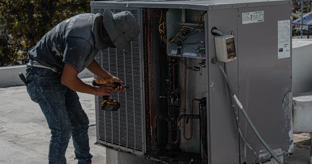 Google Ads for HVAC Companies 2026: Emergency AC Repair Clicks Cost $79. Costs by Service, Budget and Setup